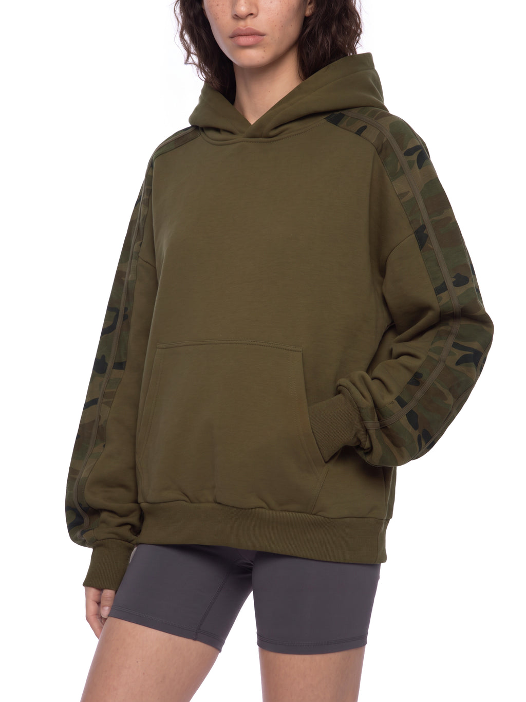 O | boxy camo-panelled hoodie