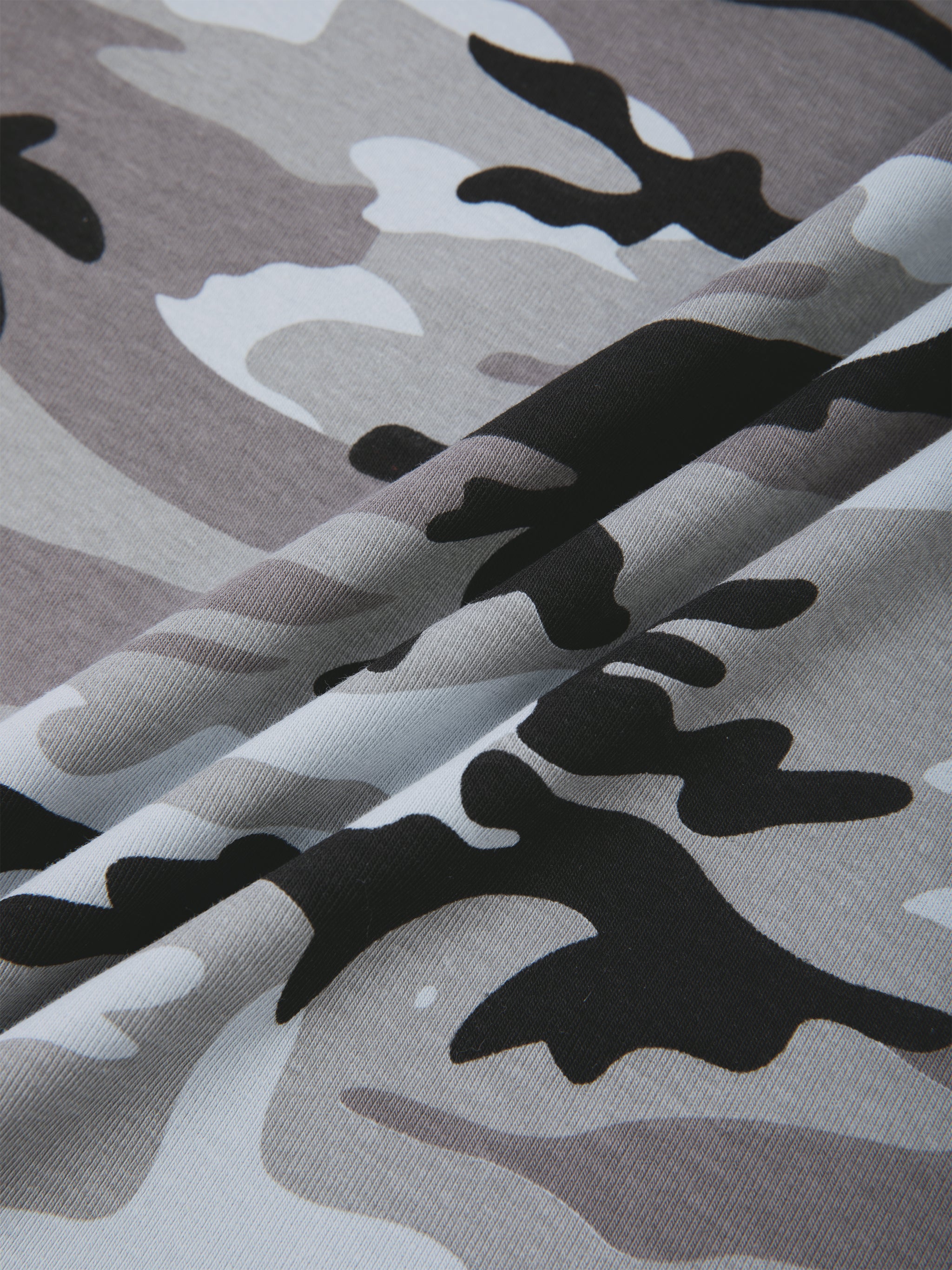 W | camo off-shoulder crop t-shirt