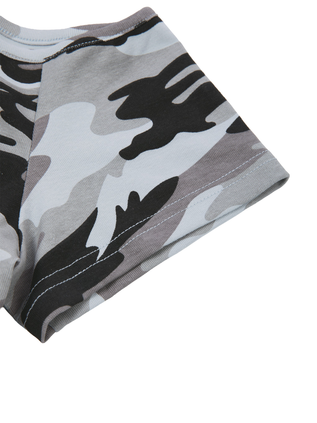 W | camo off-shoulder crop t-shirt