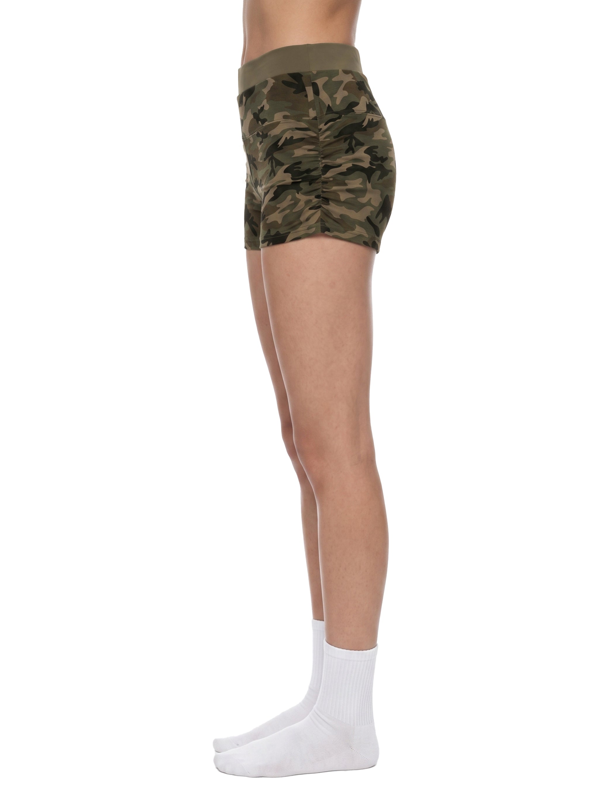 W | slim camo shorts
