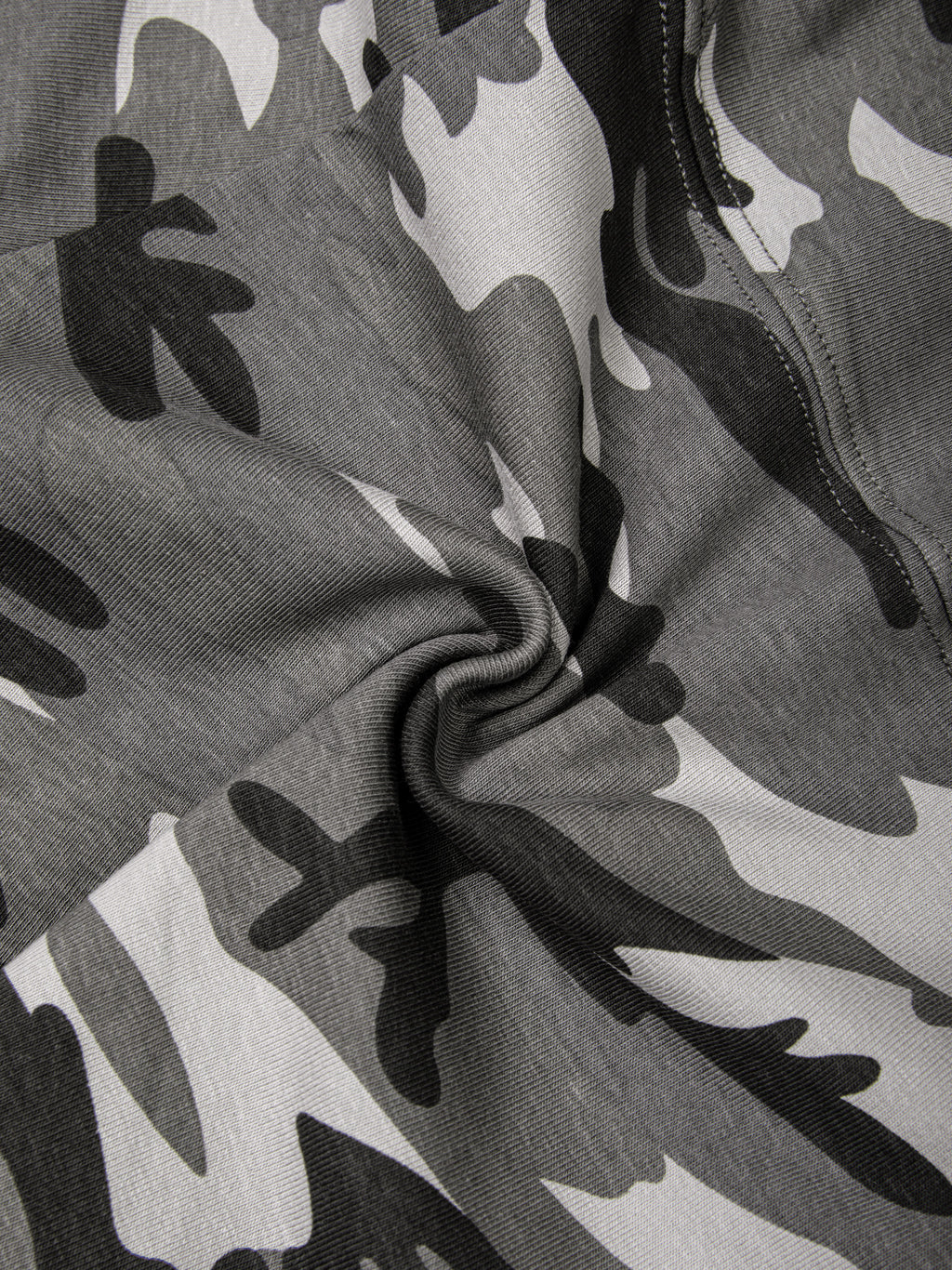 W | slim camo shorts