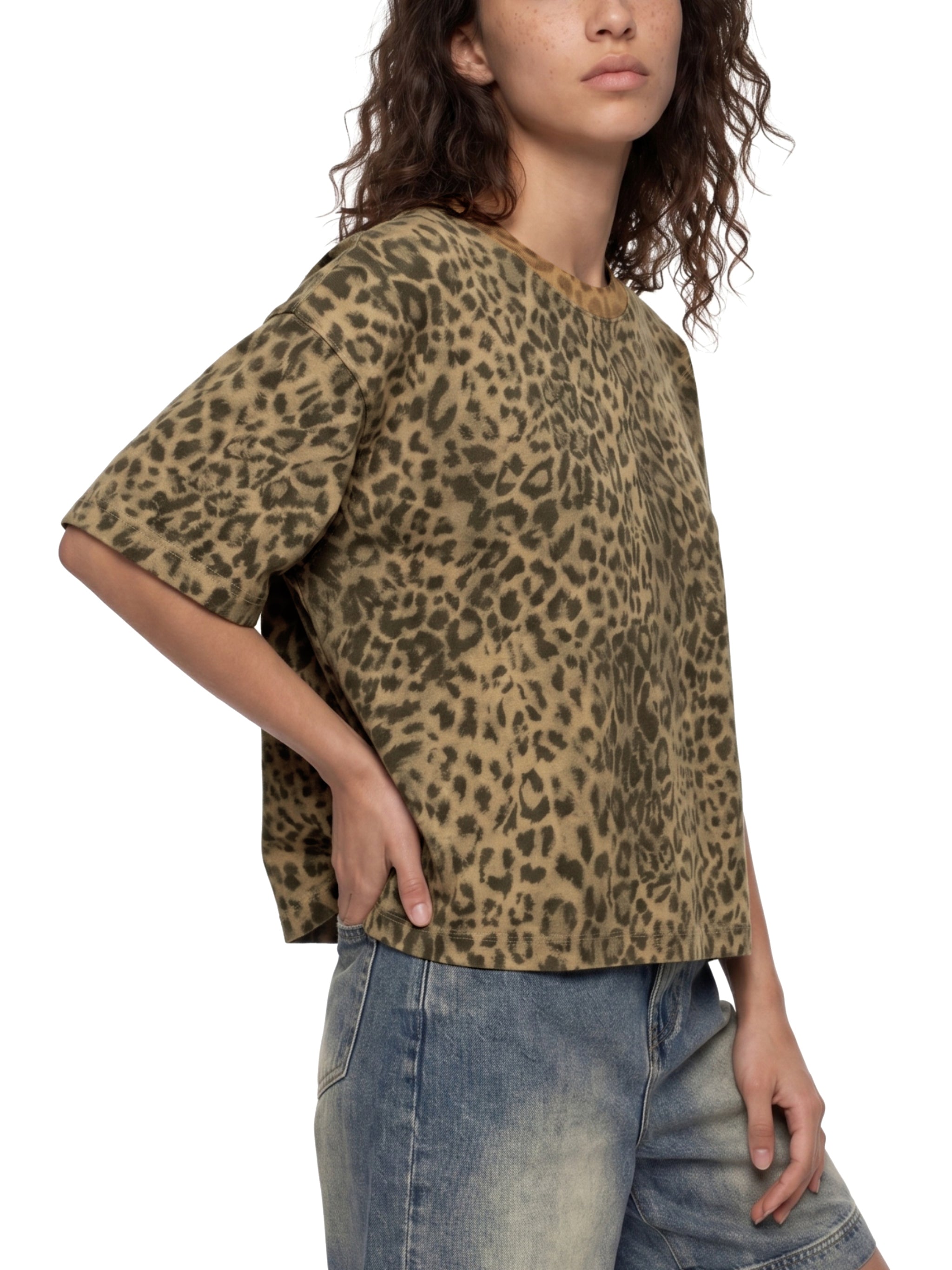 all,ut0079,arcaprl,leopard print,animal print,boxy,t-shirt,tee,arcadia apparel,one-size